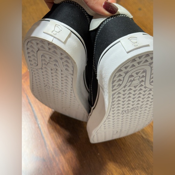 Black Slip-On Canvas Shoes Splay - Picture 7 of 8